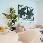 Stunning 1 Bed In Trilogy, Seafront *