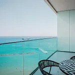 Apartamento Stunning 1 Bed In Trilogy, Seafront
