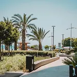 Apartment Stunning 1 Bed In Trilogy, Seafront