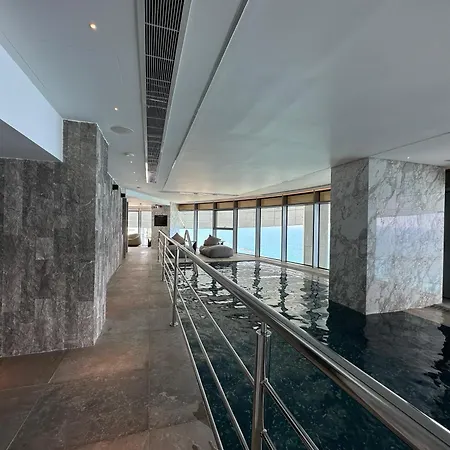 Stunning 1 Bed In Trilogy, Seafront