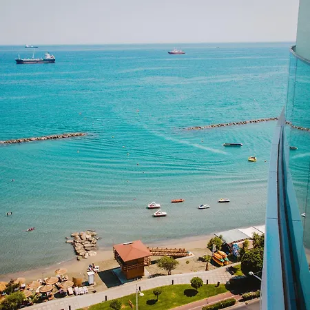 Stunning 1 Bed In Trilogy, Seafront Λεμεσός