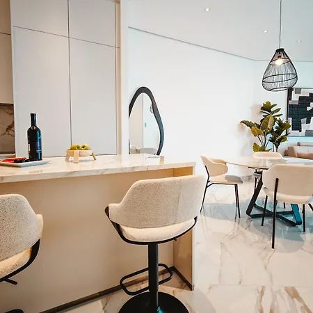 Stunning 1 Bed In Trilogy, Seafront Λεμεσός