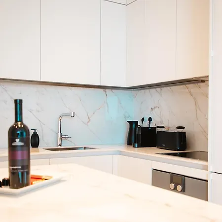 Stunning 1 Bed In Trilogy, Seafront Apartman Limassol
