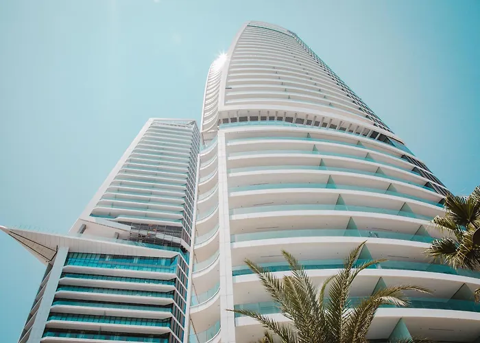 Stunning 1 Bed In Trilogy, Seafront