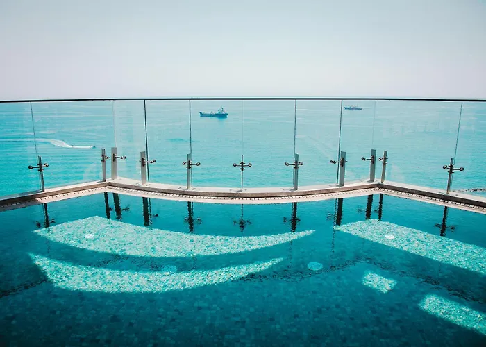 Resort Stunning 1 Bed In Trilogy, Seafront *