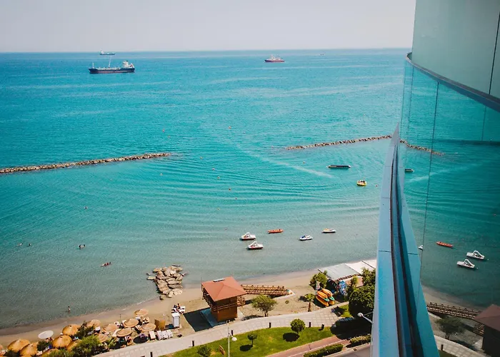 Stunning 1 Bed In Trilogy, Seafront Limasol