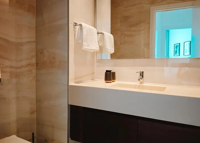 Stunning 1 Bed In Trilogy, Seafront