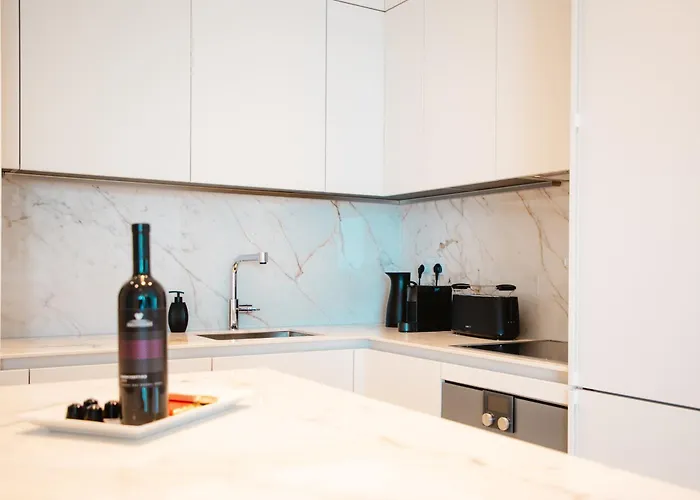 Resort Stunning 1 Bed In Trilogy, Seafront Limasol