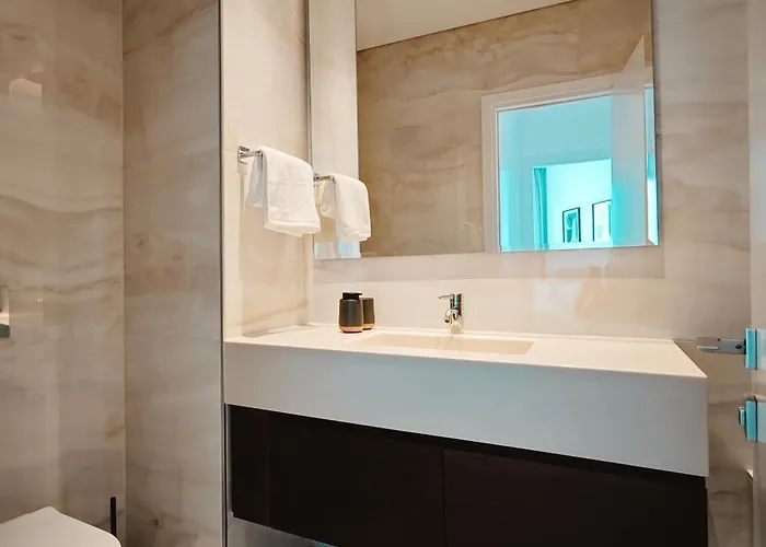 Stunning 1 Bed In Trilogy, Seafront *