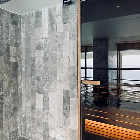 Stunning 1 Bed In Trilogy, Seafront