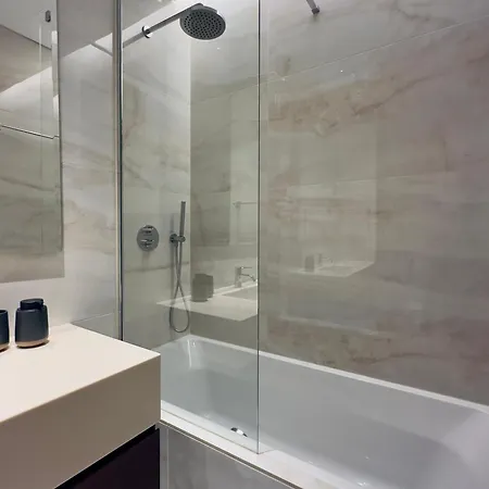 Resort Stunning 1 Bed In Trilogy, Seafront