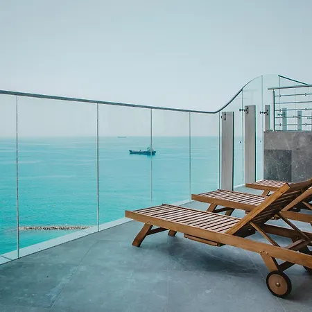 Resort Stunning 1 Bed In Trilogy, Seafront Limassol