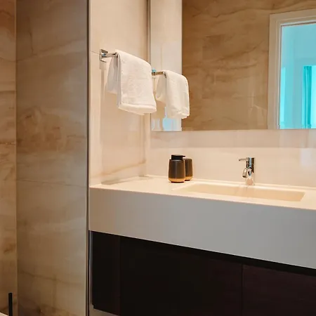 Stunning 1 Bed In Trilogy, Seafront