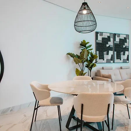 Stunning 1 Bed In Trilogy, Seafront דירה *