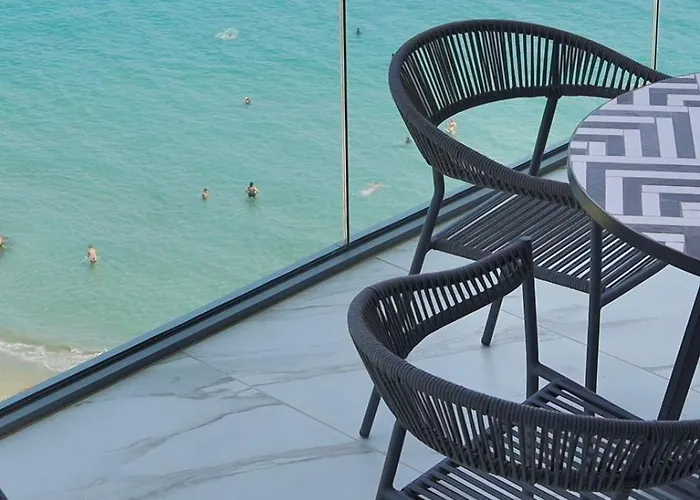 Stunning 1 Bed In Trilogy, Seafront Rezort Lemesos