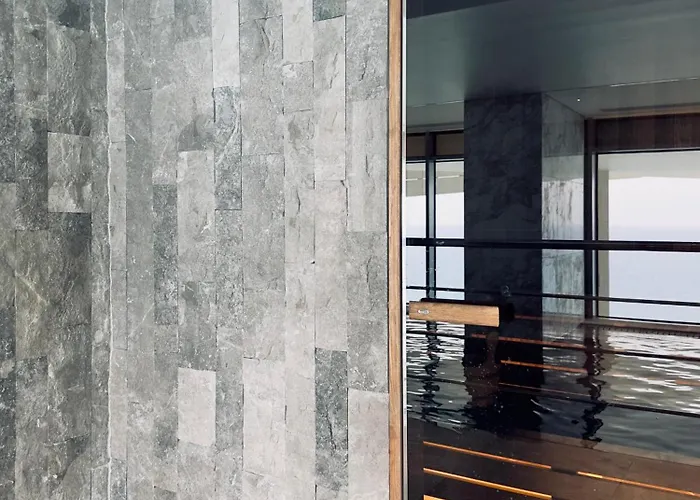 Stunning 1 Bed In Trilogy, Seafront